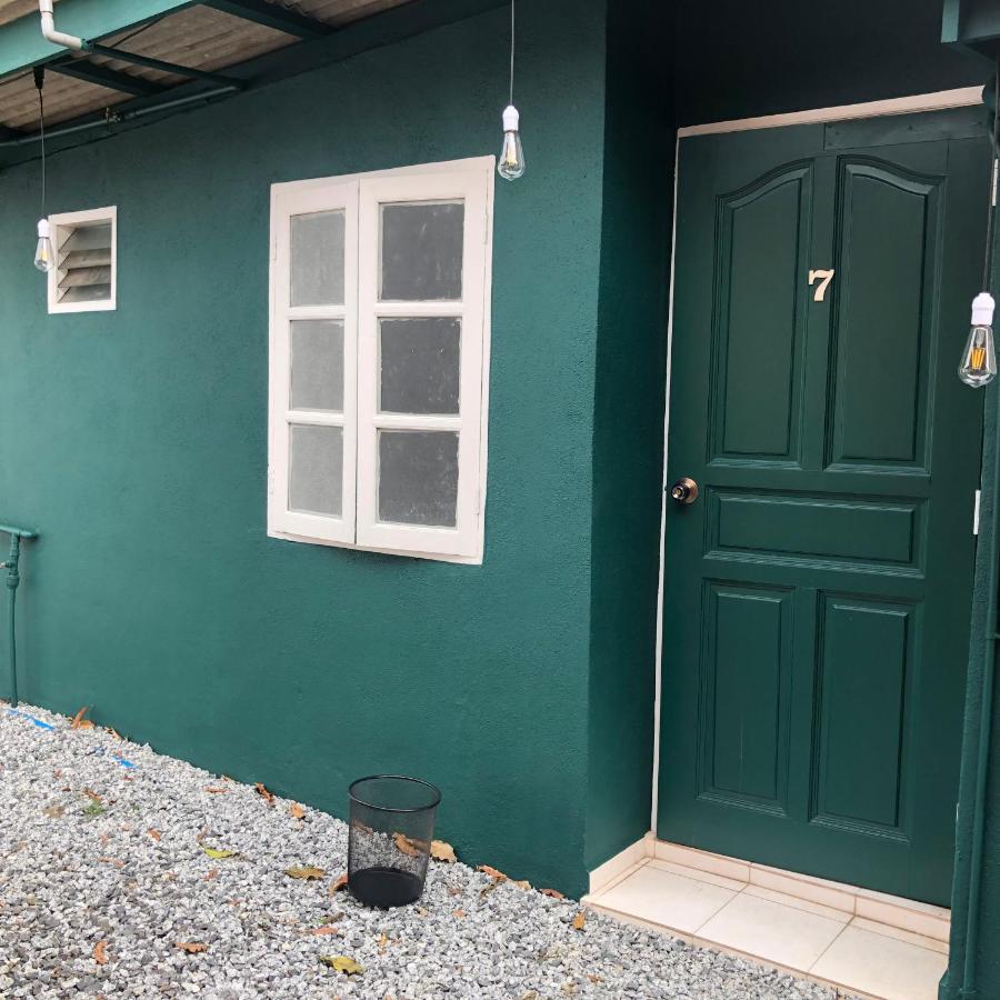 Rumah Tepi Istana Κουάλα Τερενγκάνου Εξωτερικό φωτογραφία